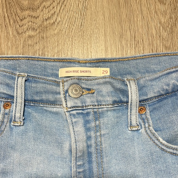 LEVIS High Rise Jean Shorts Women’s | Size 29 - Picture 4 of 6
